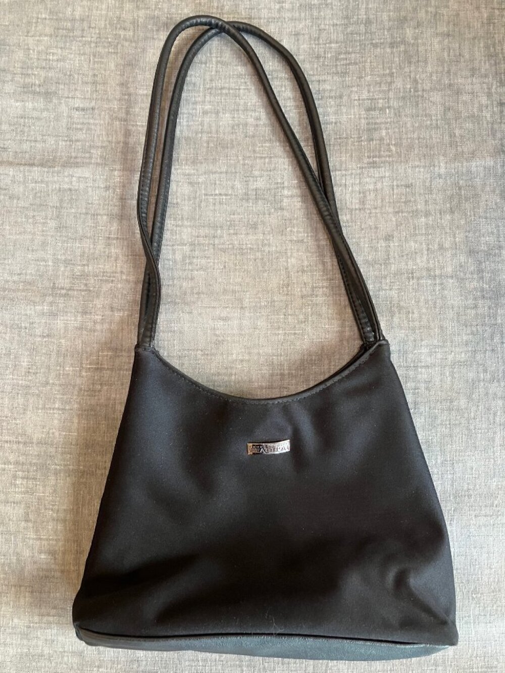 Kenneth Cole Reaction Black Nylon Shoulder Bag Purse Y2K Minimalist Snap